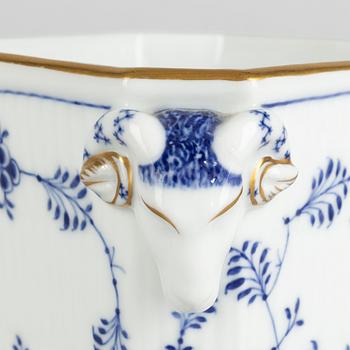 A 'Blue Fluted Plain' / 'Musselmalet riflet' porcelain flower pot, Royal Copenhagen, model 124, 1898-1923.