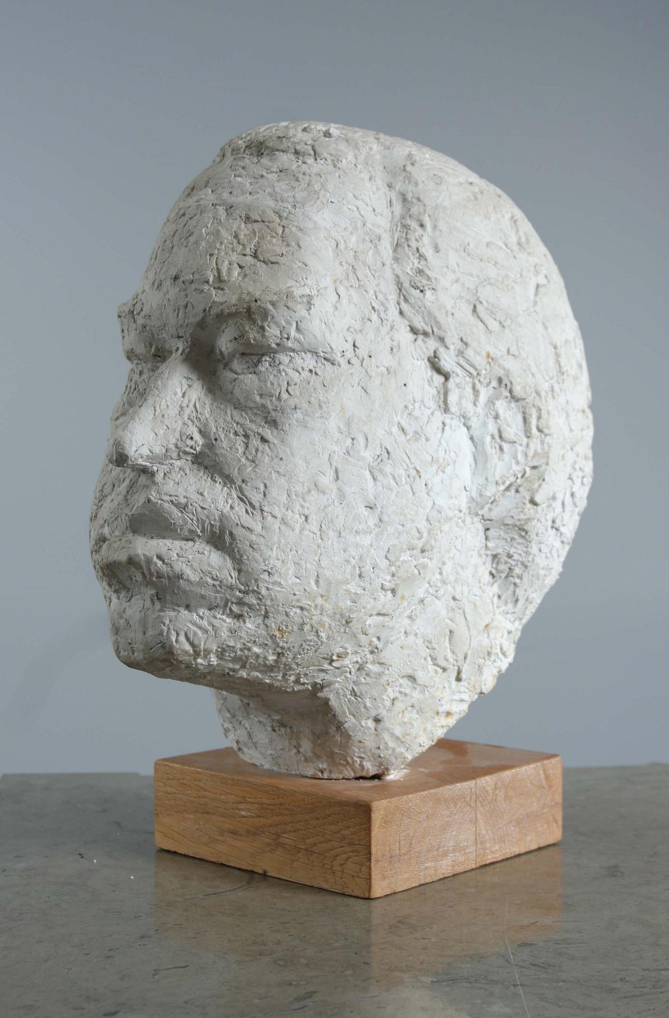 ARNE JONES, skulpturer, ett par, terrakotta resp gips. Prov; samling Sture Mårtensson.