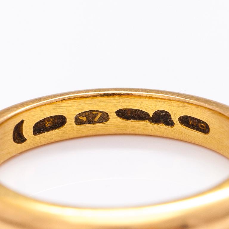 A set or three 18K gold rings by Pekka Happonen, Kuopio and Nestor Westerback, Helsinki 1929.