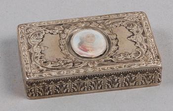 DOSA, silver, Louis XVI-stil, Frankrike, omkring 1900, senare svenska importstämplar.