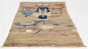 Matta, Kina, antik, ca 122 x 64 cm.