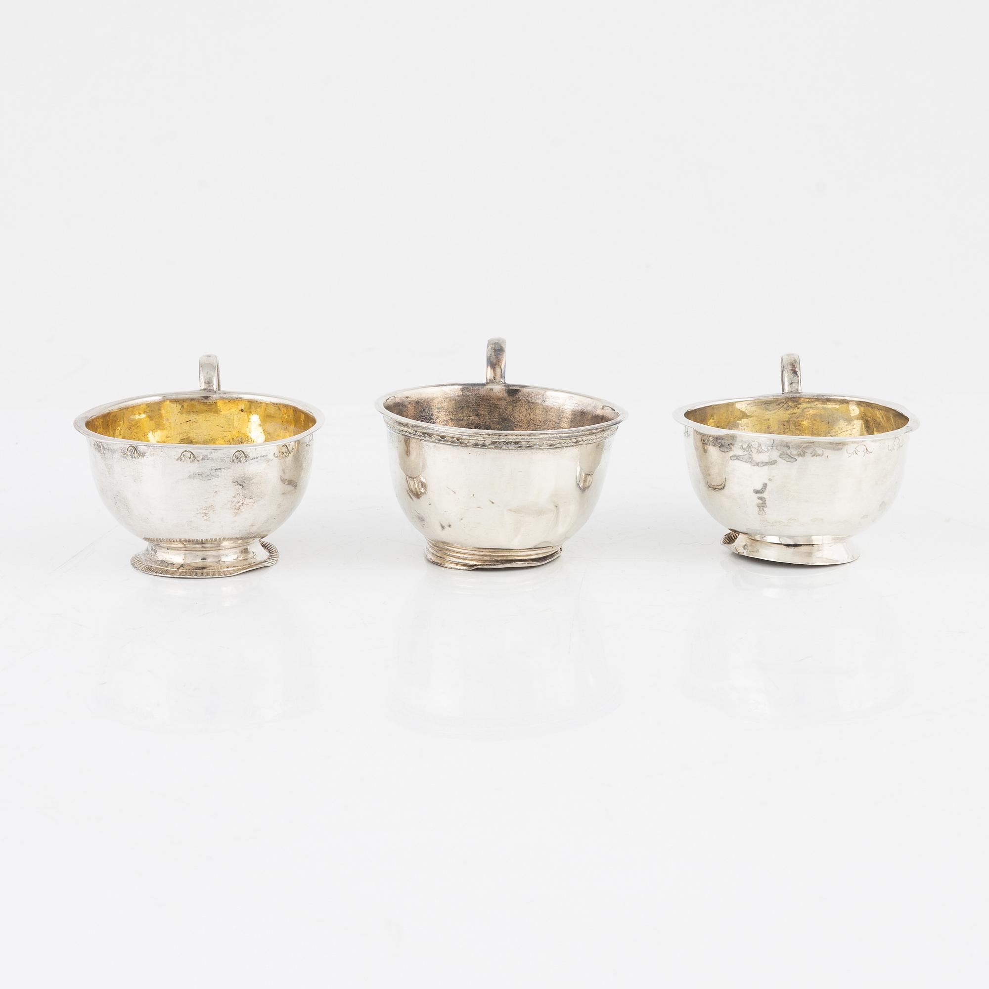 Supkoppar / tumlare, 3 st, silver, bl a Henrik Nourin, Norrköping 1754.