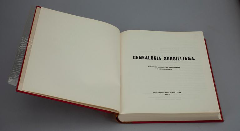 SLÄKTBÖCKER, 2 st, Sursillin suku samt Genealogia Sursilliana. 1960 och 1971.