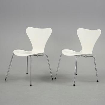 STOLAR, ett par, "Sjuan", Arne Jacobsen, Fritz Hansen.