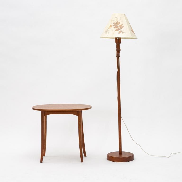 Carl Malmsten, golvlampa samt sidobord,, "Staken" & "Ovalen".