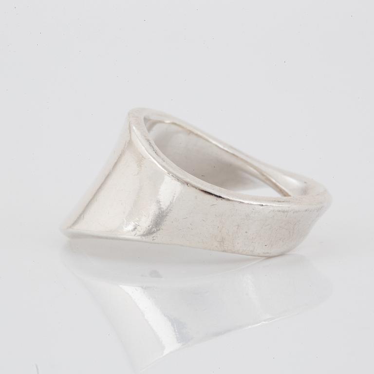 Vivianna Torun Bülow-Hübe, Georg Jensen, ring, sterlingsilver. nr 148.
