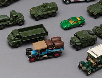 LEKSAKSBILAR, 18 st, Dinky Toys, Matchbox Lesley mfl, England. 1900-talets mitt.