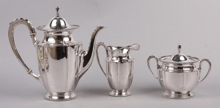 KAFFESERVIS, 3 delar, silver, CG Hallberg Stockholm 1920. Tot vikt 1085 gram.