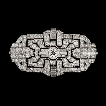 A diamond brooch app. tot. 16.00 cts. Art Deco ca 1930's.