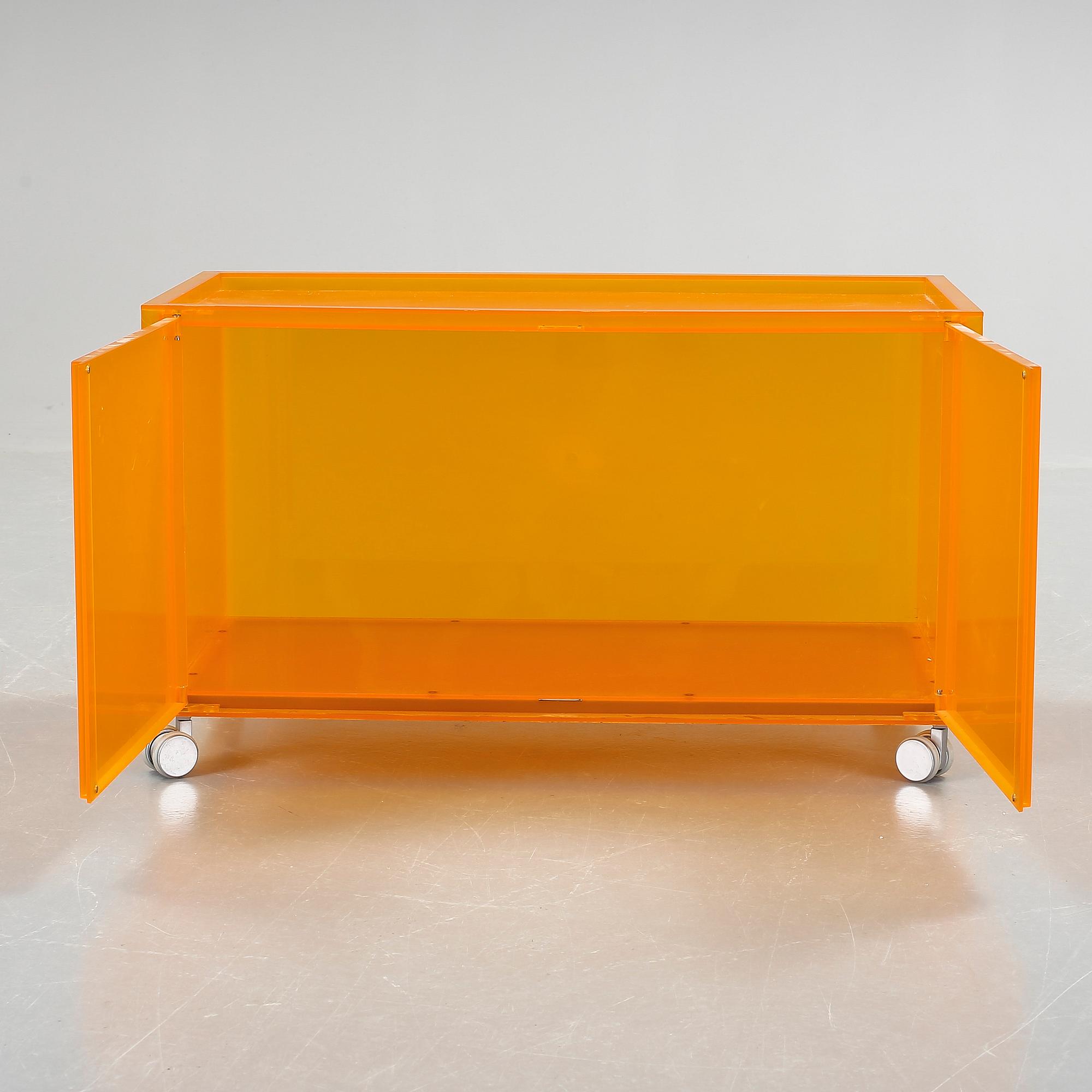 SIDOBORD, "One", Piero Lissoni för Kartell. 1990-tal.