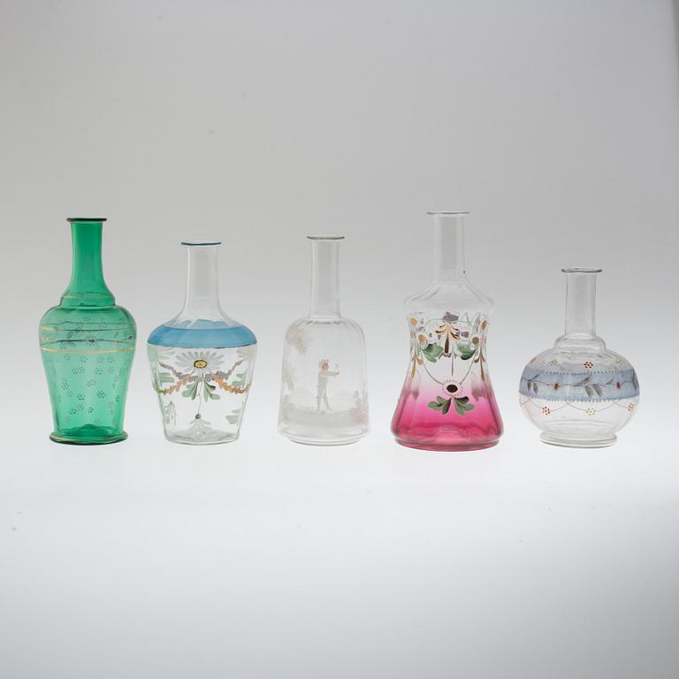 VATTENKARAFFER MED GLAS, 5 st, glas, omkring år 1900.