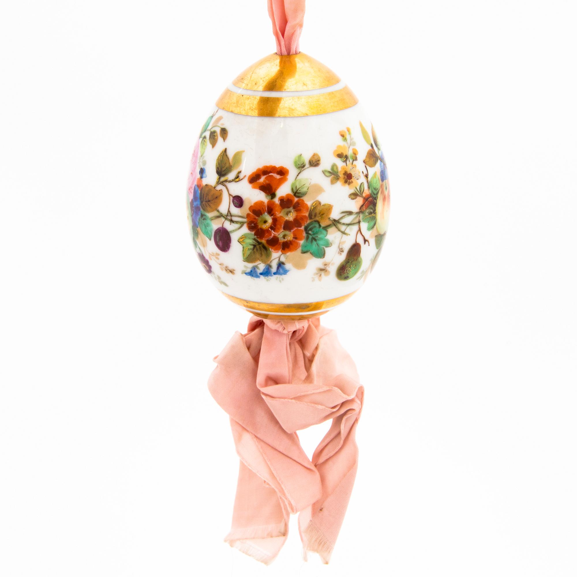A Russian porcelain Easter egg, from the time of Nicholas I (1825–1855).