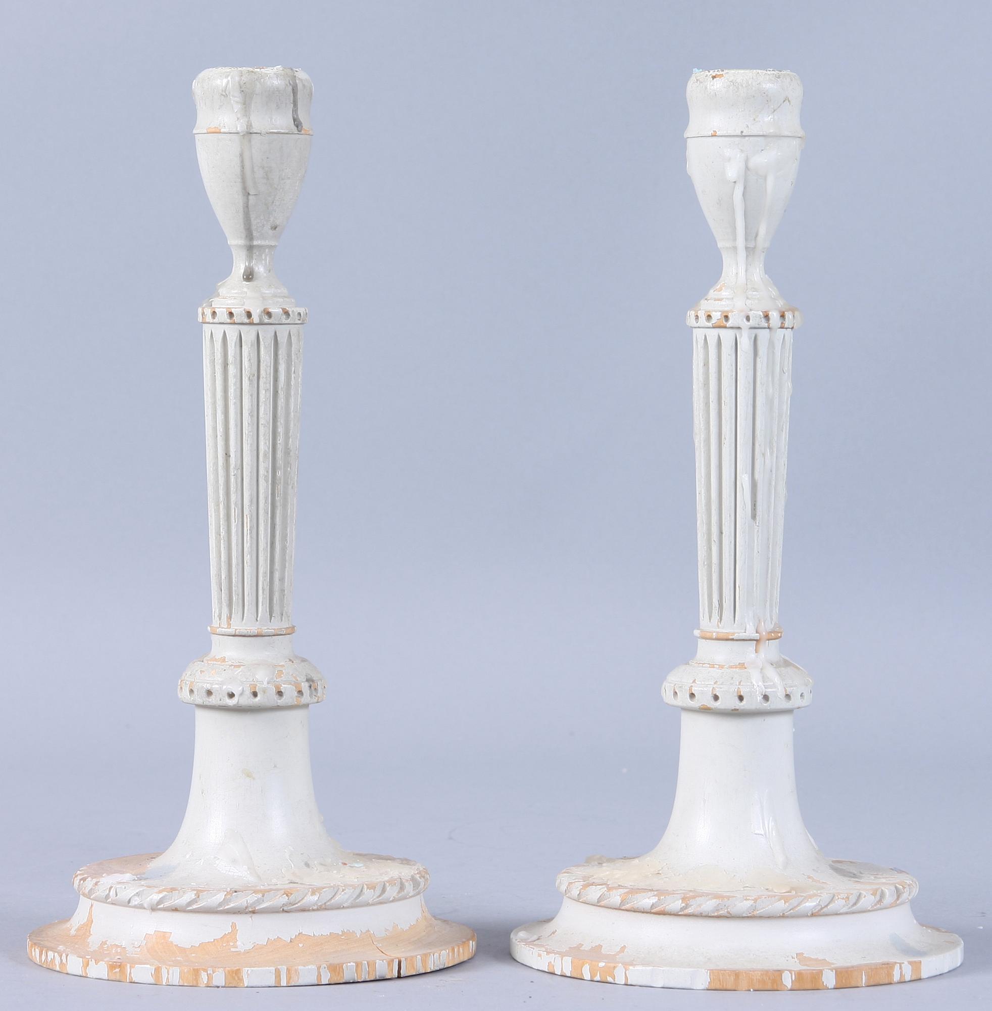 LJUSSTAKAR, ett par, trä, gustaviansk stil, 1900-talets andra hälft.