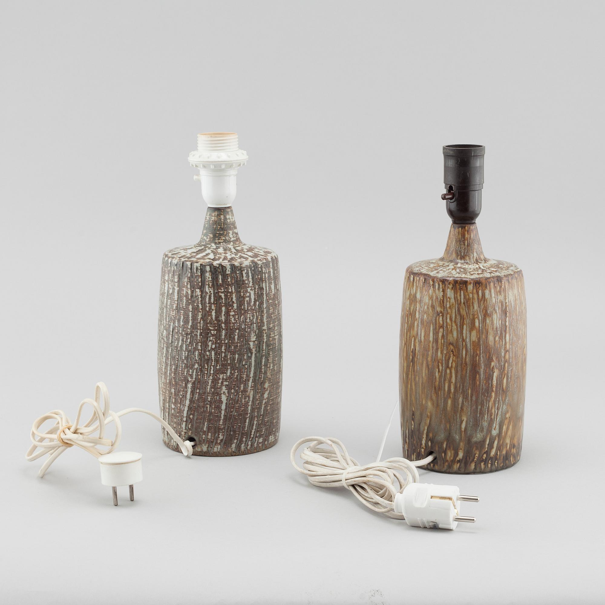 GUNNAR NYLUND, ett par snarlika bordslampor, stengods, Rörstrand, 1950/60-tal.