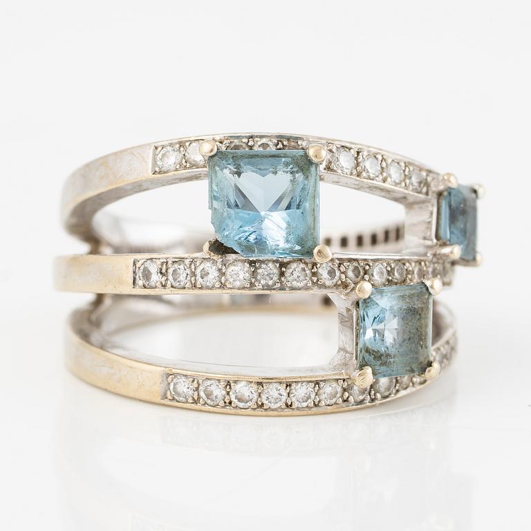 Ring, 18K vitguld med briljantslipade diamanter och akvamariner, Ritz London.