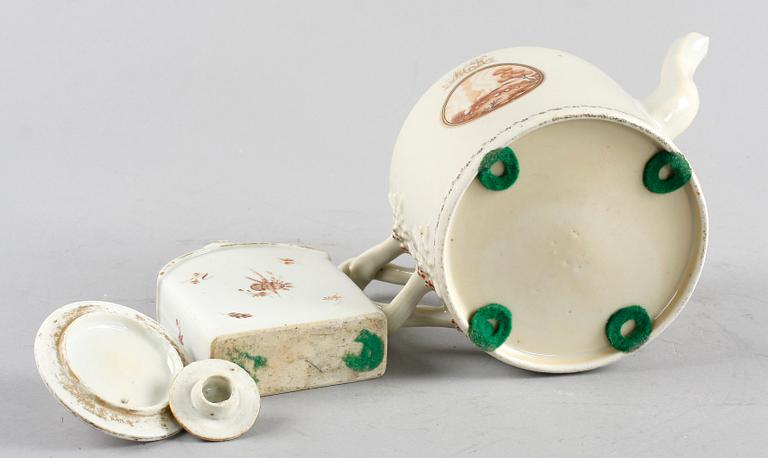 TEKANNA och TEDOSA, porslin, Kina, Qing dynastin, Jiaqing (1796-1820).