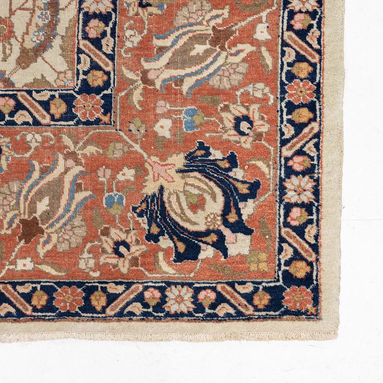 Rug, antique/semi-antique Tabriz, approx. 370 x 272 cm.