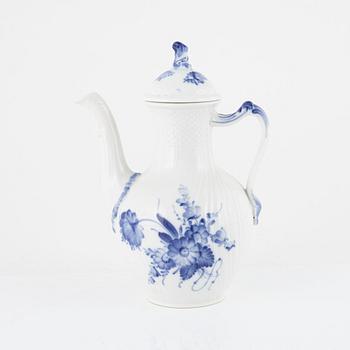 A 25-piece 'Blå blomst' porcelain coffee service, Royal Copenhagen, Denmark.