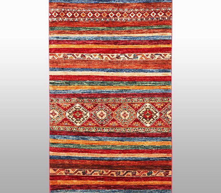 Gallerimatta, Khorjin, ca 305 x 84 cm.
