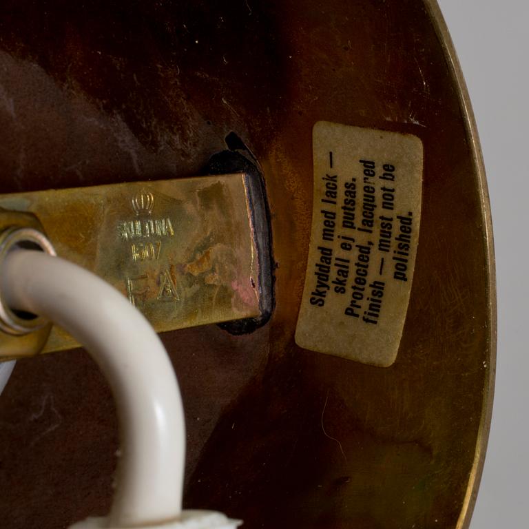 BORDSLAMPA, mässing. Pierre Forsell, Skultuna, 1960-/70-tal.