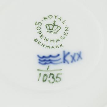 Three 'Blue Fluted Full Lace' / 'Musselmalet' cups with saucers, Royal Copenhagen, model 1035, 1036, 1038, 1960'/70's.