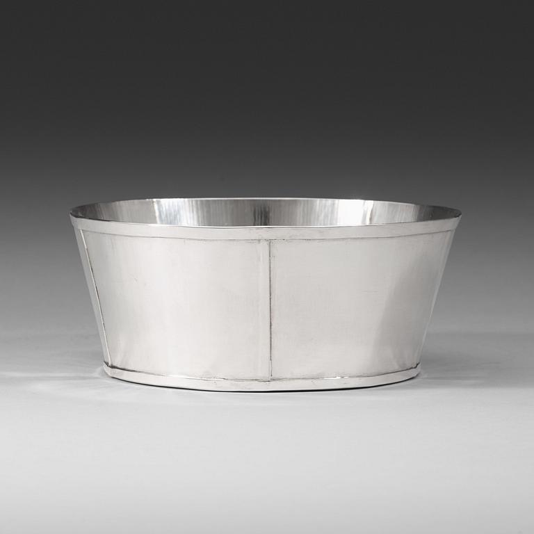 Birger Haglund, a sterling bowl, Stockholm 1999.