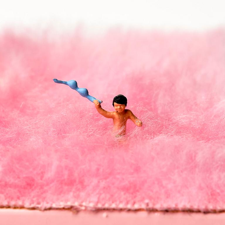 Marie-Louise Ekman, "Dam med behå och springande dam-ben".