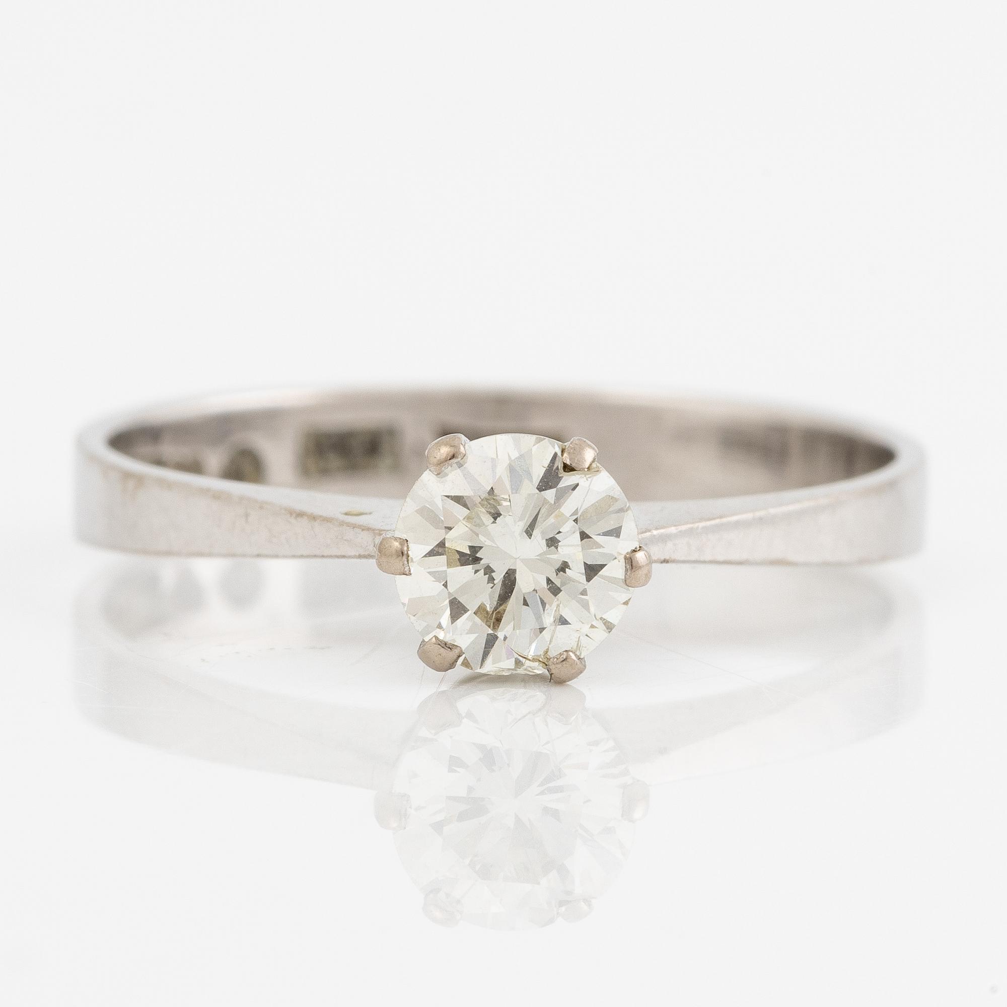 Ring, 18K white gold with brilliant-cut diamond 0.58 carat.