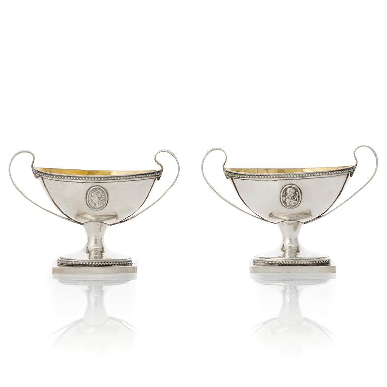 Johan Wilhelm Zimmerman, saltkar, ett par, silver, Stockholm 1791. Gustavianska.