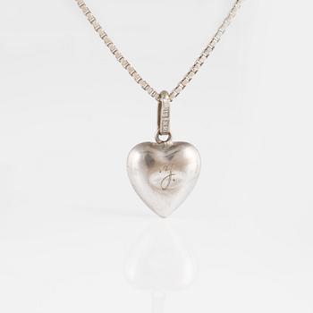 HÄNGE, 18K vitguld, Hedbergs Guld & Silver, Dalsjöfors, 1976. Vikt 4,4 gram.