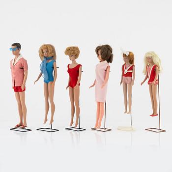 Barbie and Tressy, 5 dolls in box, along with clothes and accessories, Mattel, 1960s.