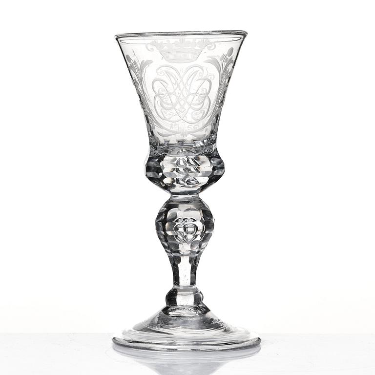 Pokal, glas, daterad 1755.