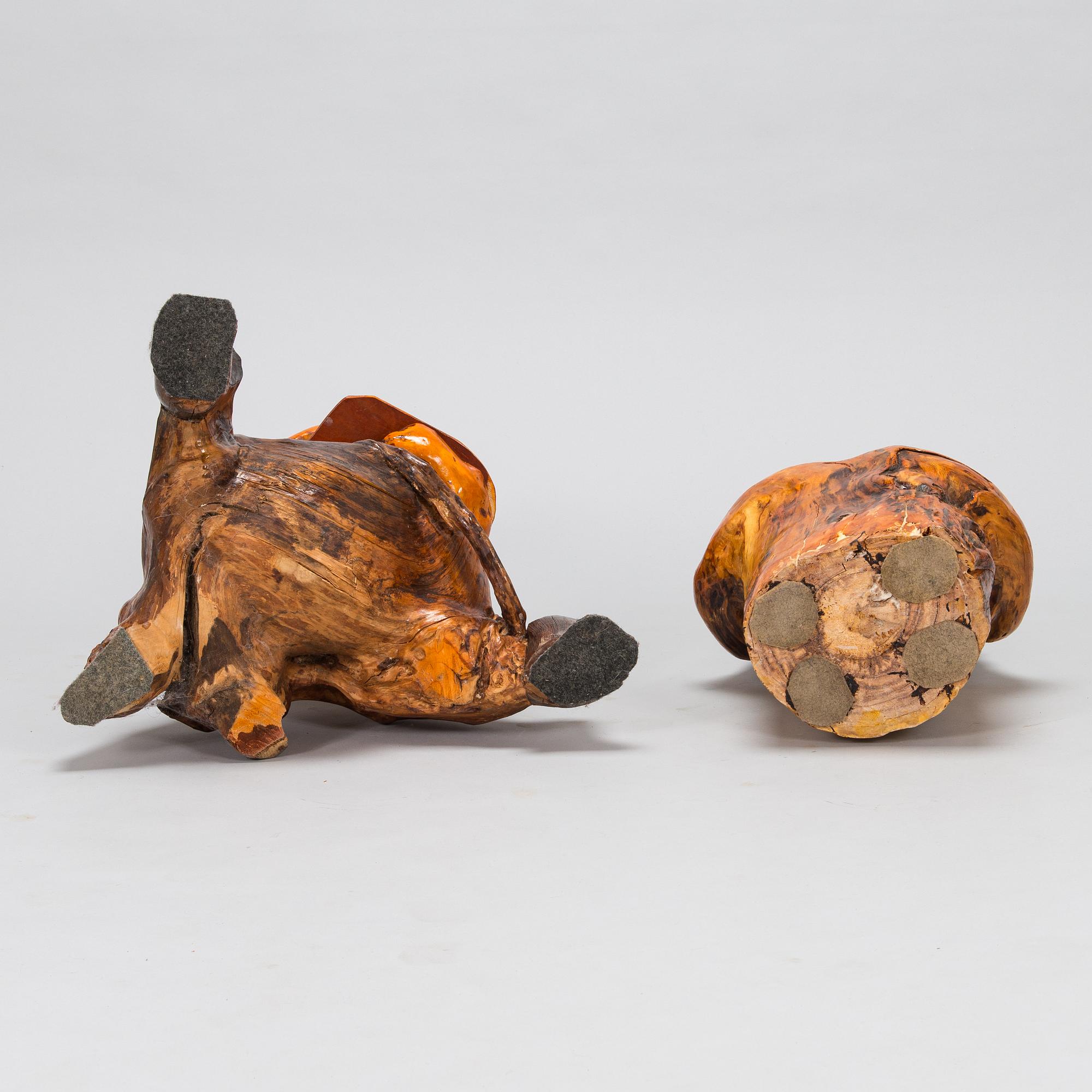 Mid-20th century burl stools an table. - Bukowskis