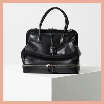 VÄSKA, Prada.