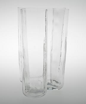 Alvar Aalto, A VASE.