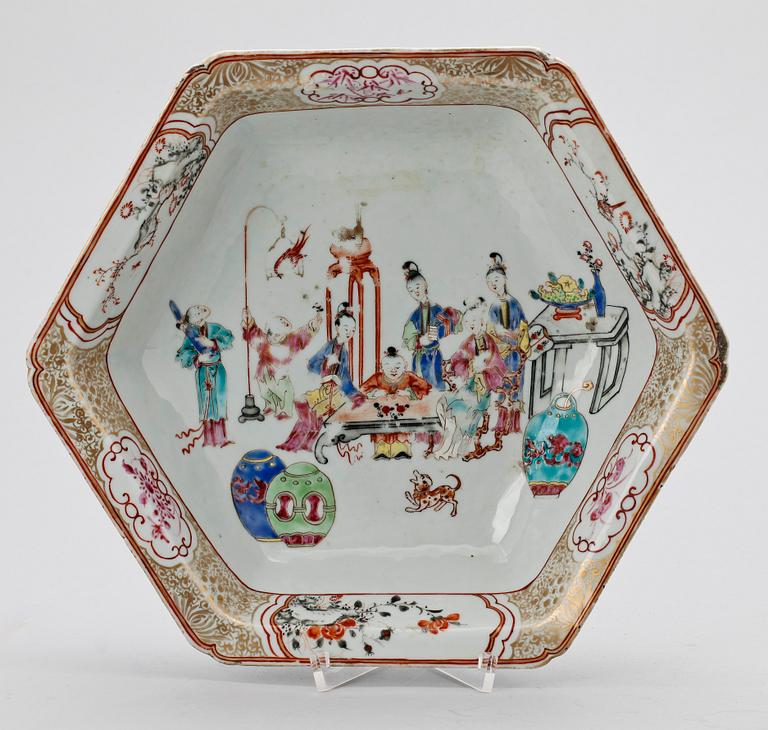 SKÅLFAT, porslin, Kina, 1700-tal.