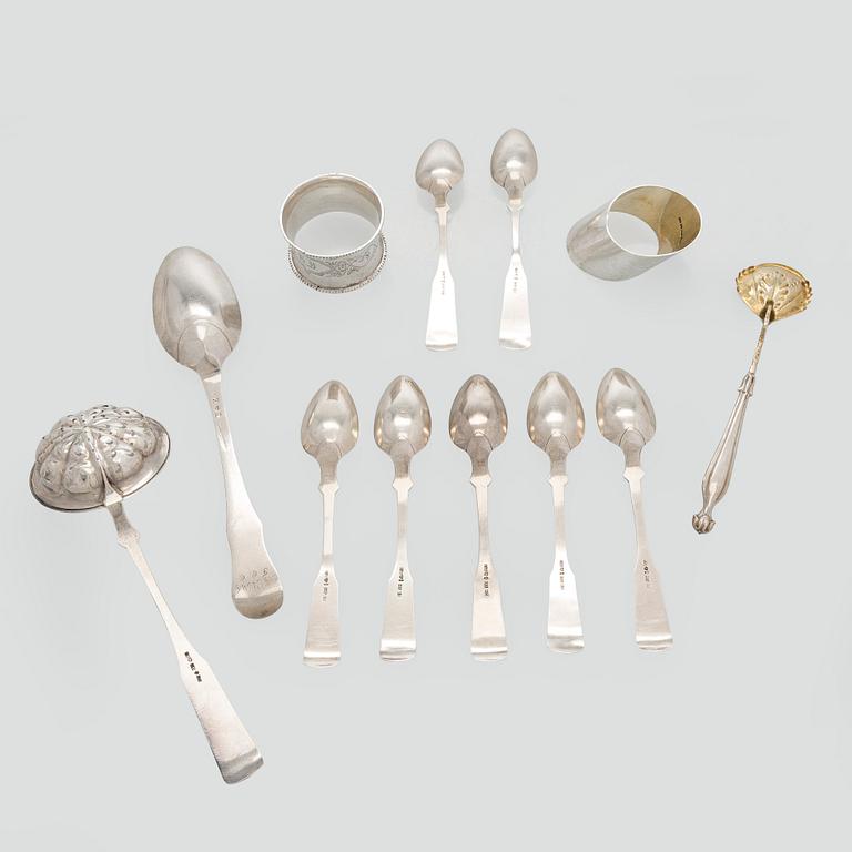 Skedar och servettringar, 12 dlr, silver, Vasa 1860-tal och Åbo 1799 -1906.