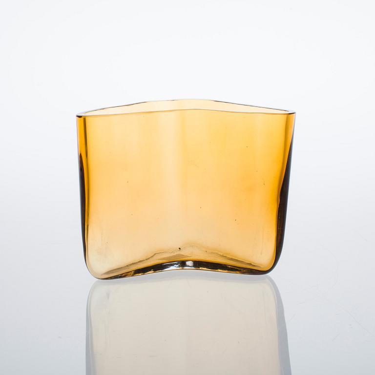 Alvar Aalto, A VASE.