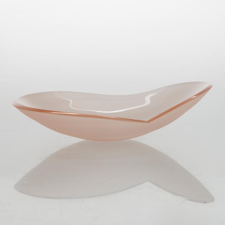 Gunnel Nyman, A glass bowl model 'GN 51', osigned.