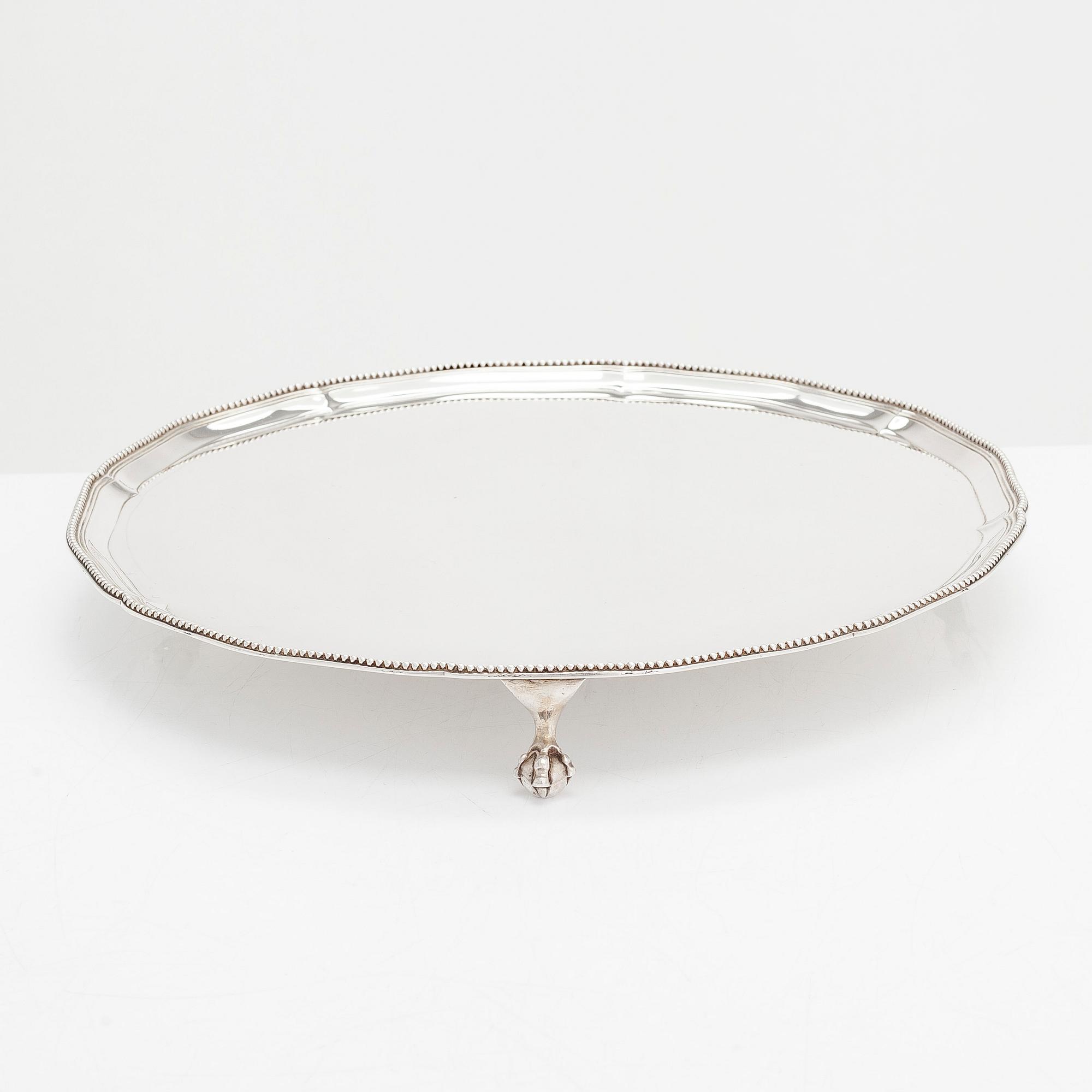 Thomas Pratt & Arthur Humphreys, salver, sterlingsilver, London 1782.