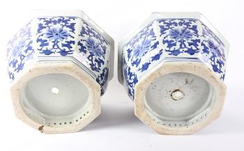 YTTERFODER, ett par, porslin, Kina, nyproduktion.