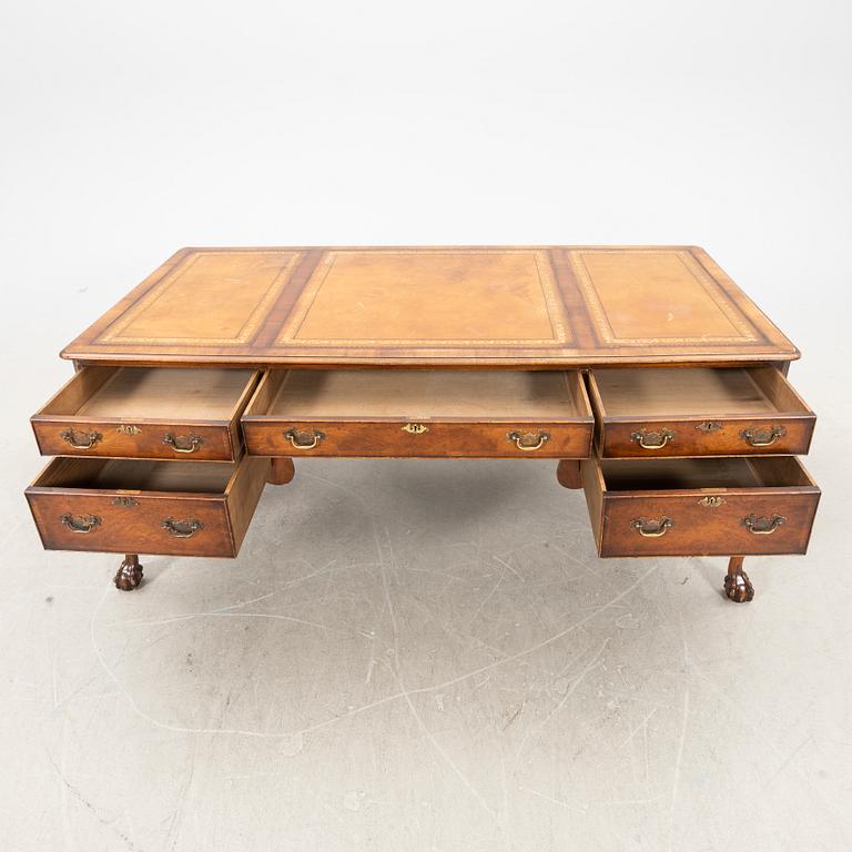 Skrivbord Queen Anne-stil 1900-talets mitt/andra hälft.