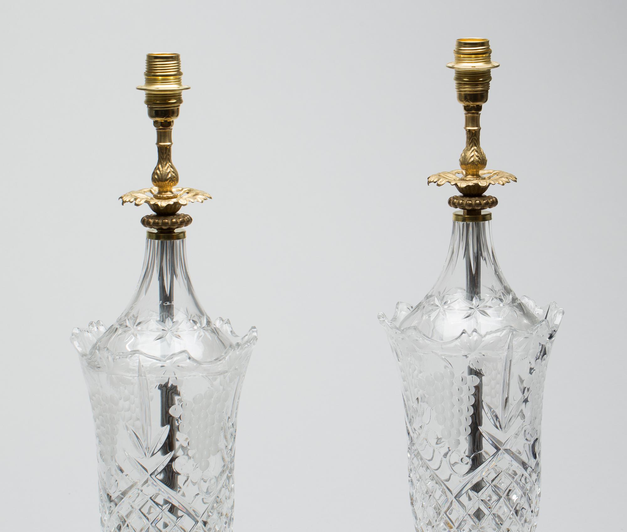 BORDSLAMPOR, ett par, formgivna och signerade av E.Moaven. Modern tillverkning.