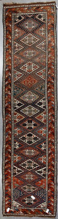 MATTA, semiantik sannolikt Shirvan. Ca 467 x 111.