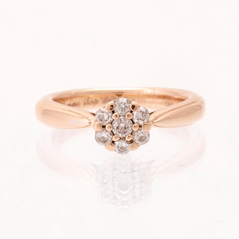 A 14K gold ring "Venice" set with round brilliant cut diamonds, Glamira.