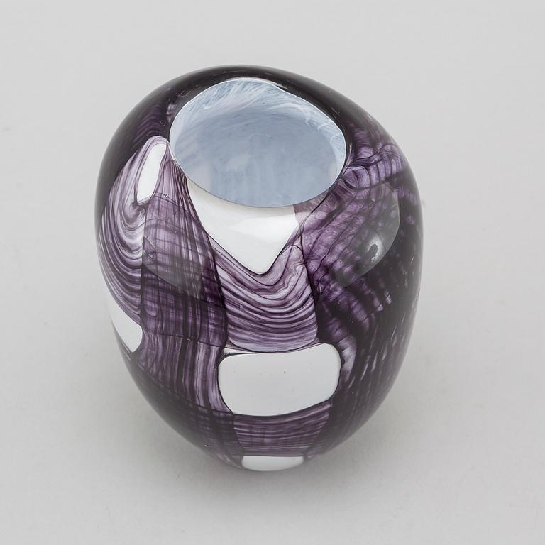 A signed glass vase by Anna Forsling.