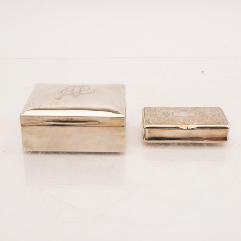 Dosor samt dekordelar 7 dlr silver 18/1900-tal.