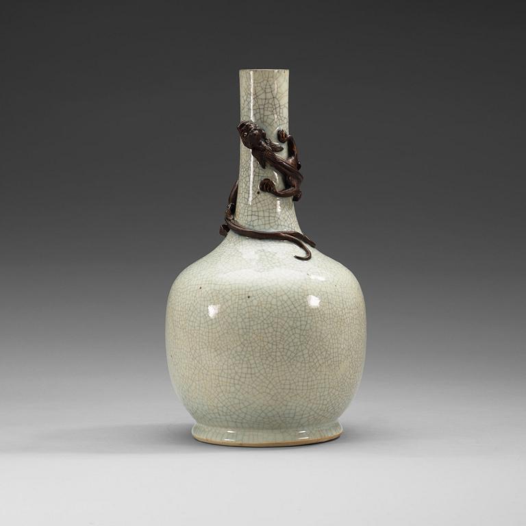 A ge-glazed vase with a dragon, China, 20th Century.