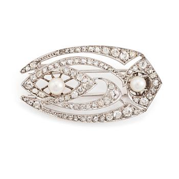 472. An 8K gold  brooch set with old- and rose-cut diamonds and pearls.