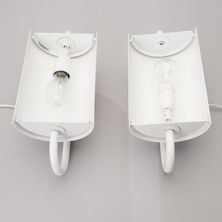 A pair of wall lights of model BS 912. Artek. Designed in 1976.